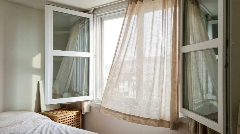 원룸 맞통풍 환기와 날리는 커튼