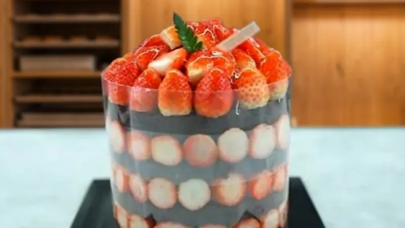 크리스마스 케이크 예약 - 딸기가 산더미처럼 쌓인 성심당 딸기시루 케이크 실물